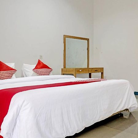 OYO 90483 Homestay Permata Bangko Bagian luar foto