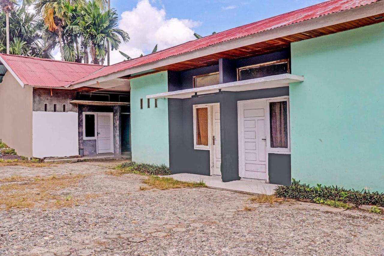 OYO 90483 Homestay Permata Bangko Bagian luar foto