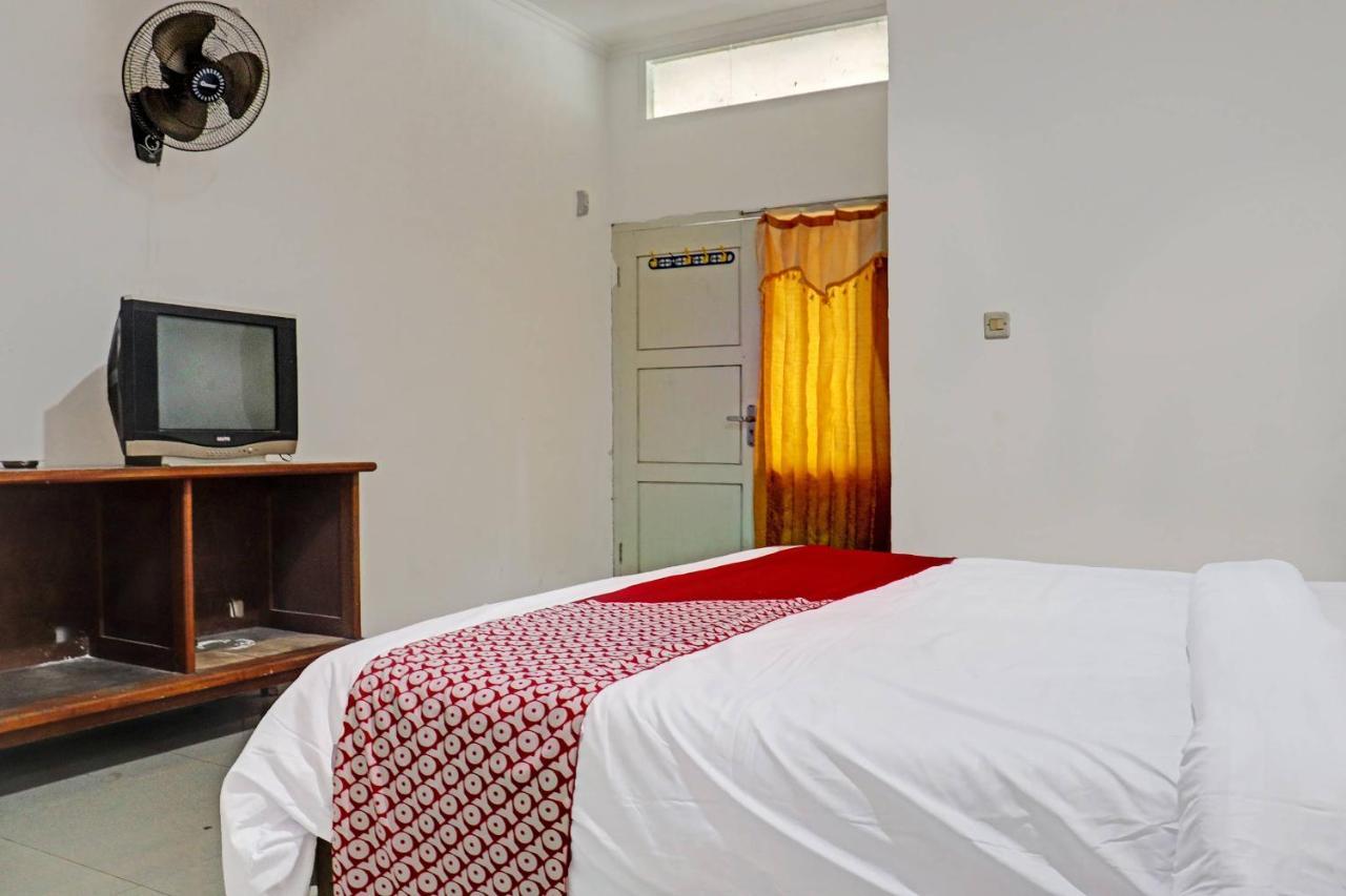 OYO 90483 Homestay Permata Bangko Bagian luar foto